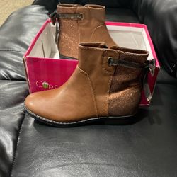 Brand New Girls Boots 