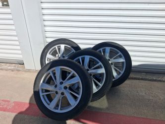 17' ' nissan oem  oem tires and wheels