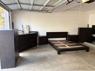 BEAUTIFUL COMPLETE 6 pc QUEEN BEDROOM DRESSER set!