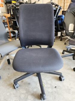 Steelcase Amia Chair