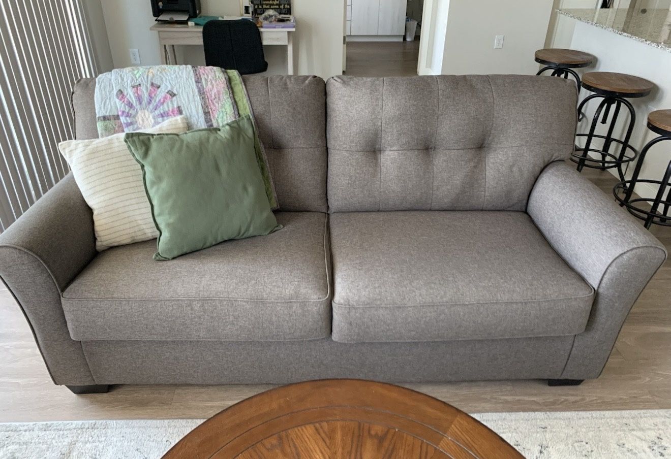 Small Sofa / Compact Couch – Excellent Condition