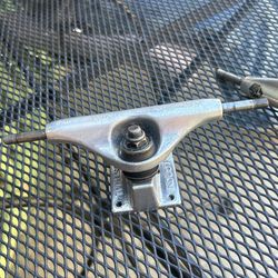 Industrial skateboard trucks