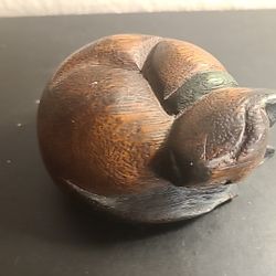 GORGEOUS VTG Handcarved 4" Sleeping Cat Figurine.

