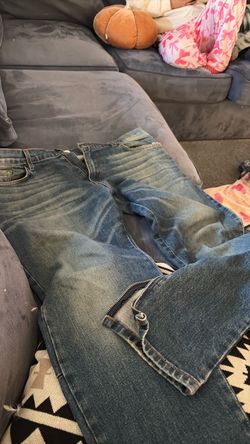 Men's Medium Wash Denim Jeans
