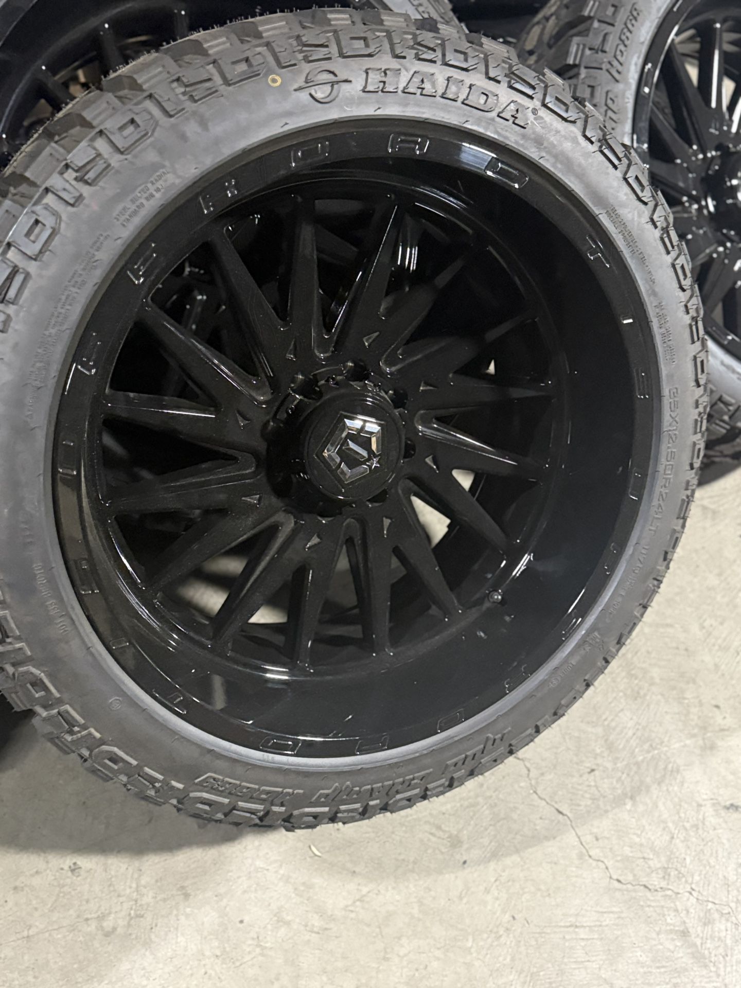 TiS Wheel 🛞 547B 24x12 With Tires 🛞 With 35x12.50/24