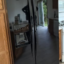 Appliances Fridge, Stove, Dishwasher, and Microwave