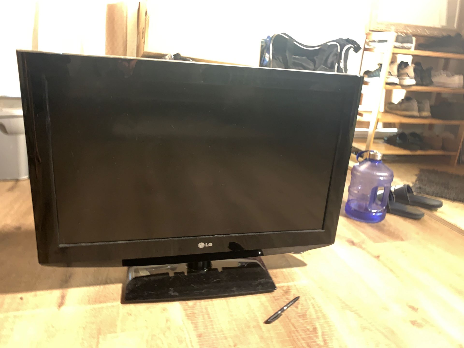 32 inch LG TV (not a smart tv, no remote)