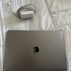 Macbook Pro 13inch (2020)