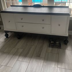 Wary 1900 Buffett Table 