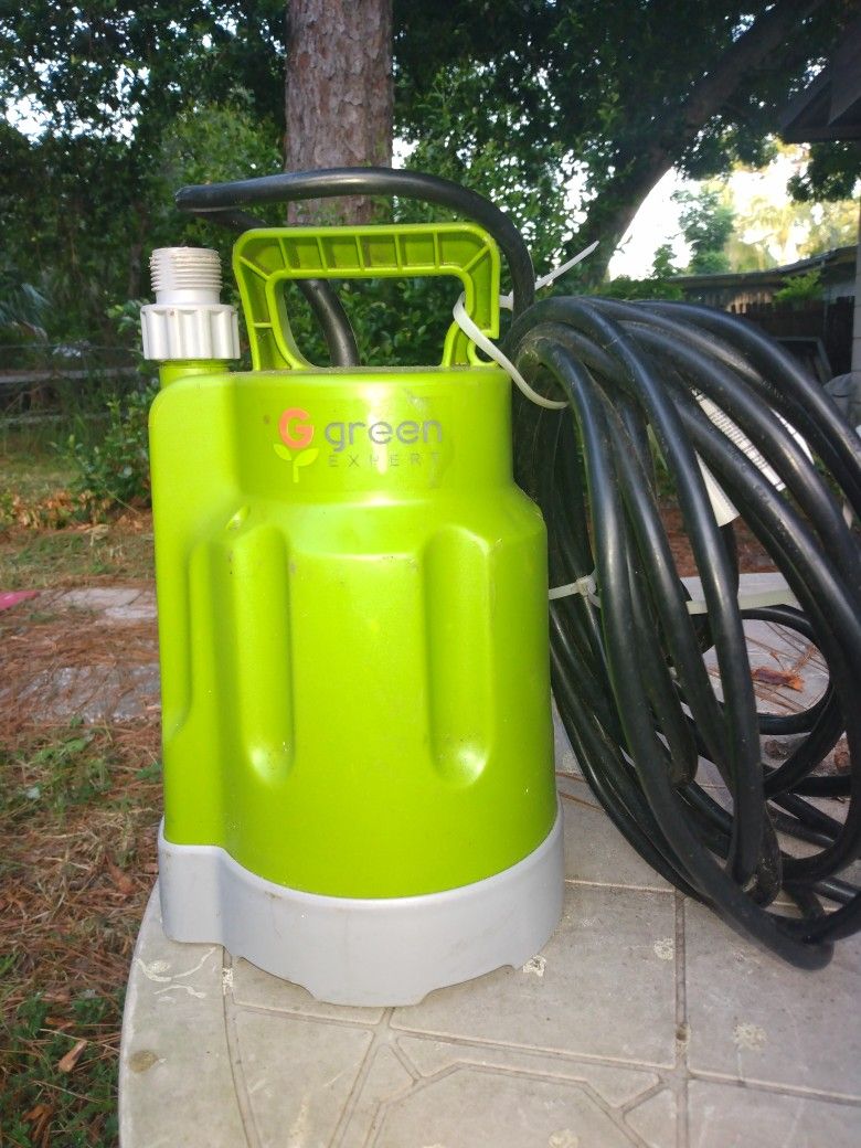 Portable/Submersible  1/4 HP utility pump
