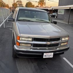 1999 Chevy Suburban 