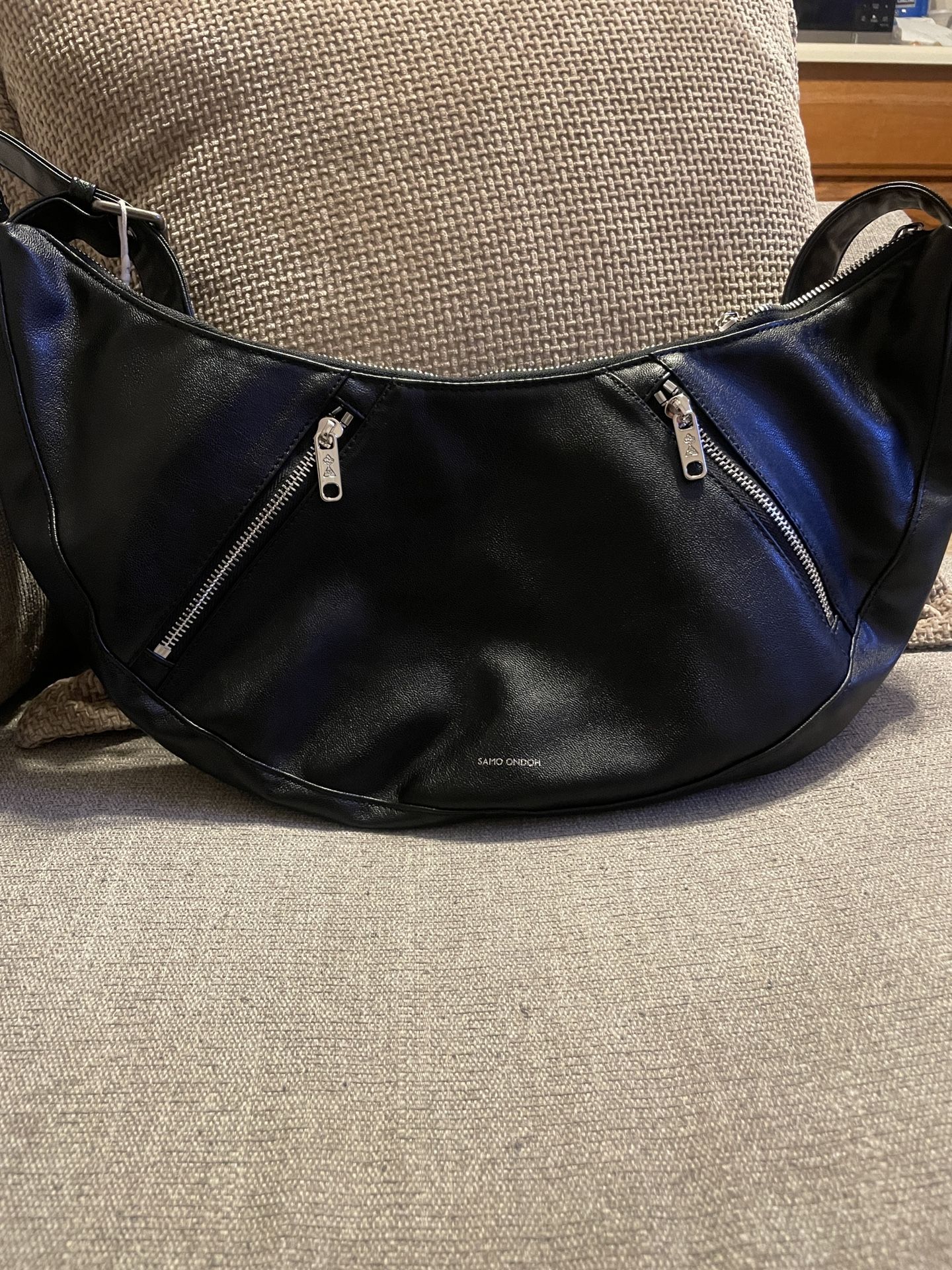 Samo ondoh Apple sling bag m
