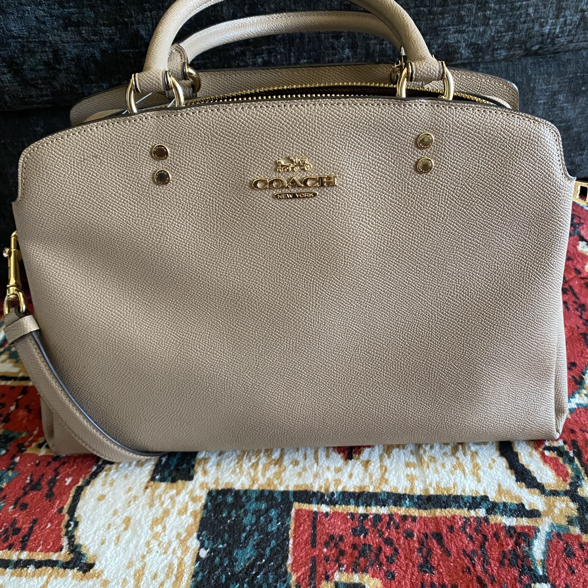Coach Lillie Carryall Purse 👜