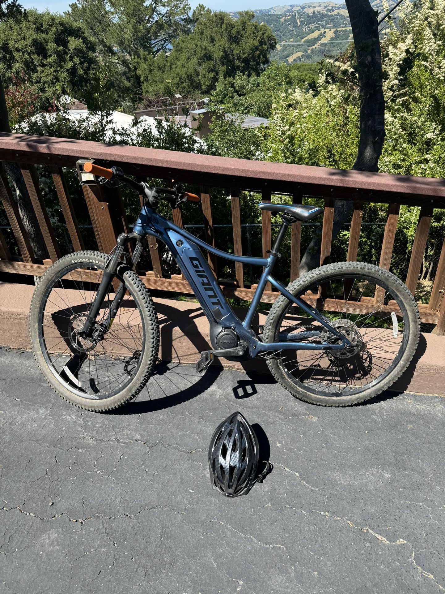 Giant Talon E + 3 Mountain Bike 