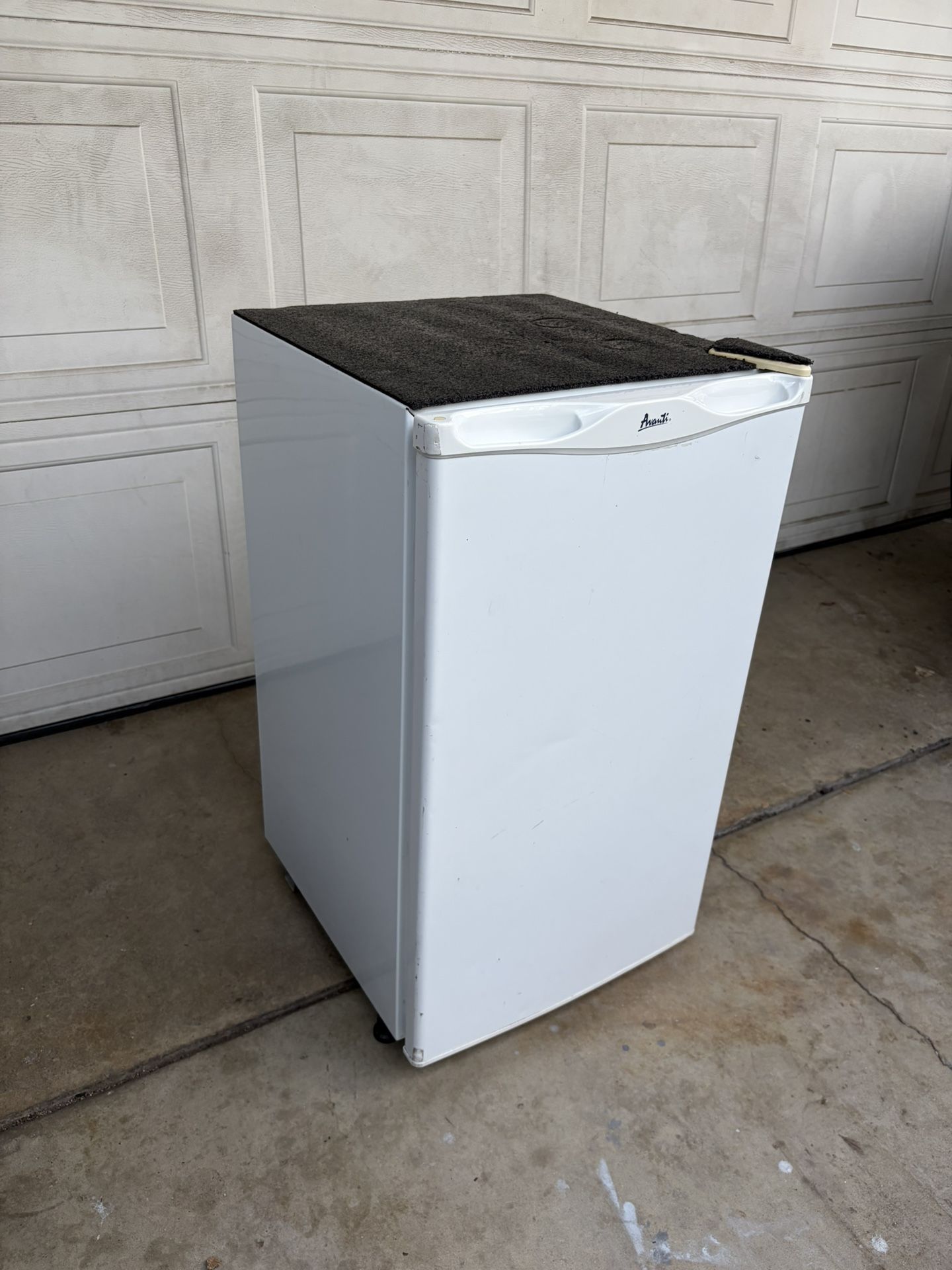 Avanti 3.2 Cu. Ft. Counter-high Refrigerator