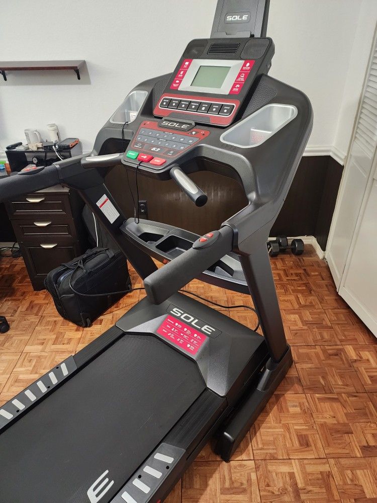 Sole F63 Treadmill