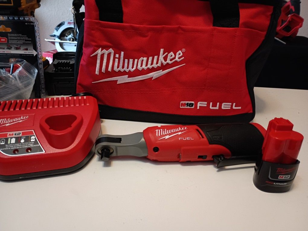 New Milwaukee M12 Fuel 3/8" Ratchet Wrench 
