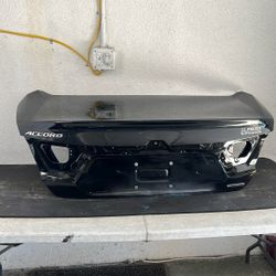 2017-2022 HONDA ACCORD TRUNK OEM 
