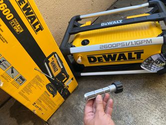 DEWALT 2600 PSI 1.1 GPM Cold Water Electric Pressure Washer(BROKEN)