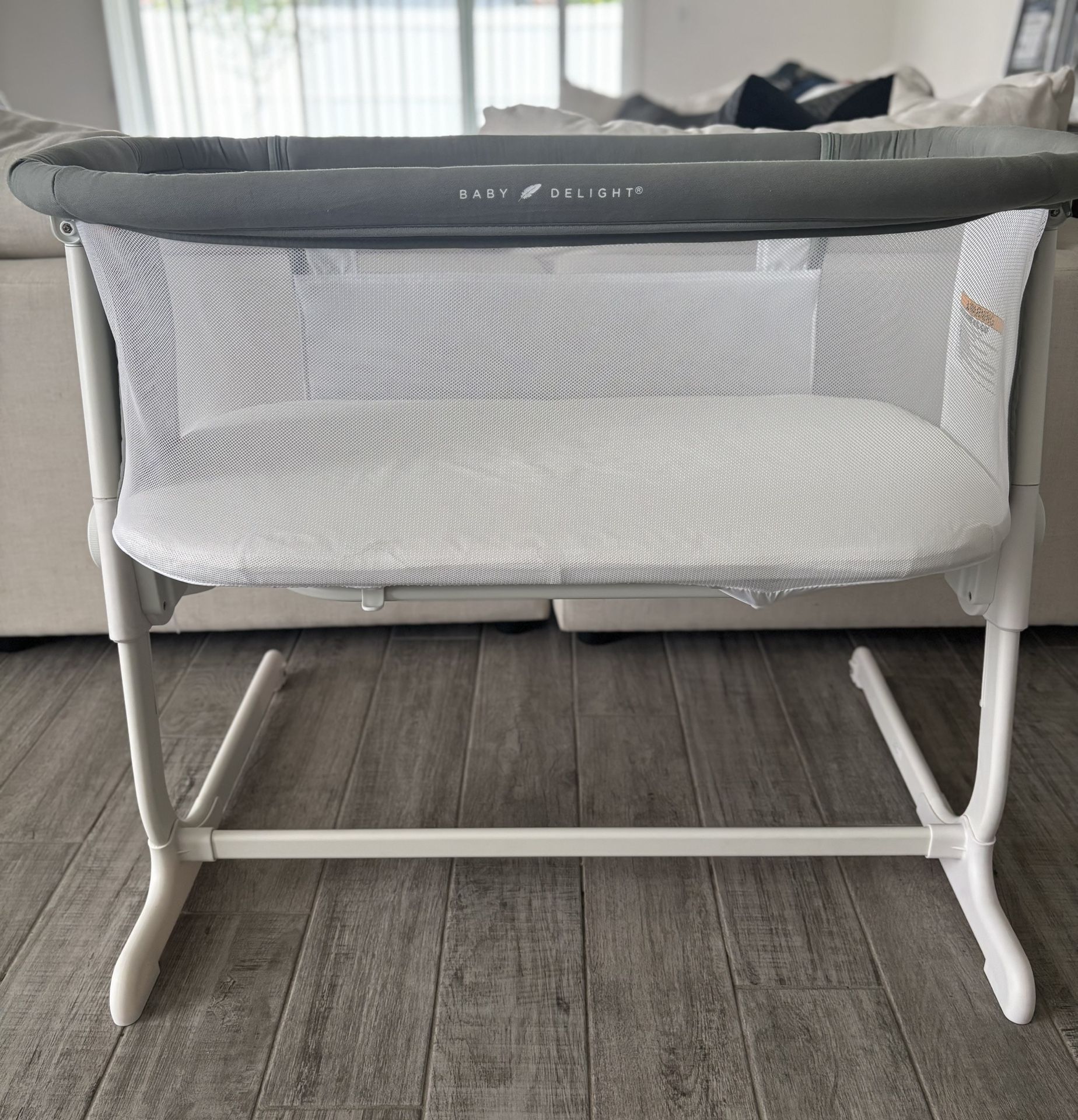 Baby Delight Beside Me Dreamer Organic Bassinet and Bedside Sleeper 