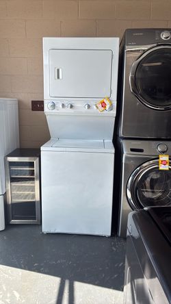 Like new Frigidaire stackable washer and gas dryer