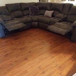 Gray Sectional- Dual Recliner 