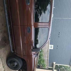 Silverado 2006 3500 4x4 Gooseneck Hitch Jalando Al 100 