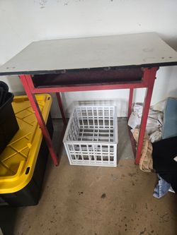 Metal table with Laminate Top