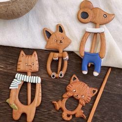 Cartoon cute animal wooden brooch design sense fixed buckle pin sweater pendant accessories