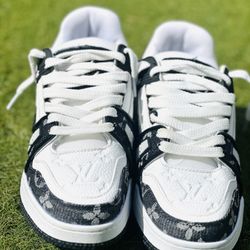 Louis Vuitton LV Trainer White Black Size:  7