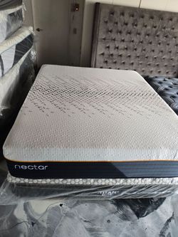 Nectar Ultra Hybrid Cal King Mattress  - Perfect Condition