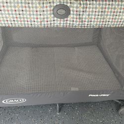 🌸 Almost New Graco Zip Playard – Lilac Mod! 🌸