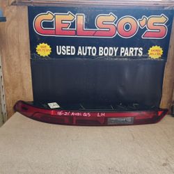 18 21 Audi Q5 LH Rear Bumper Reflector Light OEM. 