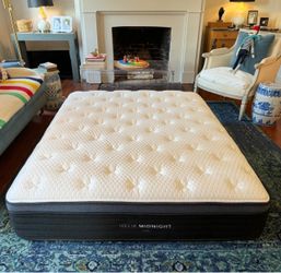 Helix Luxe Midnight King Mattress with Updated Cooling Cover ❤️