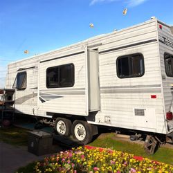 Travel Trailer for Sale – $8,000 (Zelle accepted)