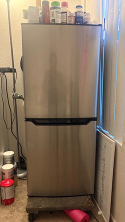 Insignia Medium Fridge