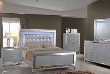 Queen Valentino Silver Bedroom