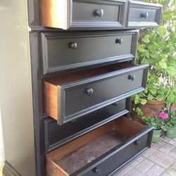 5  DRAWERS DRESSER 