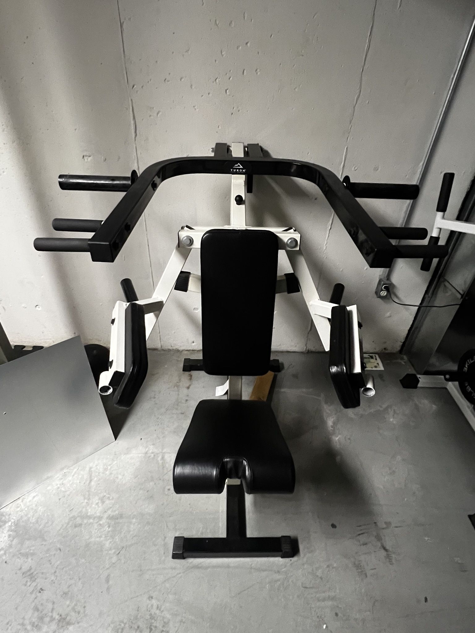 Yukon Plate Loaded Shoulder Press And Delt Attachment 