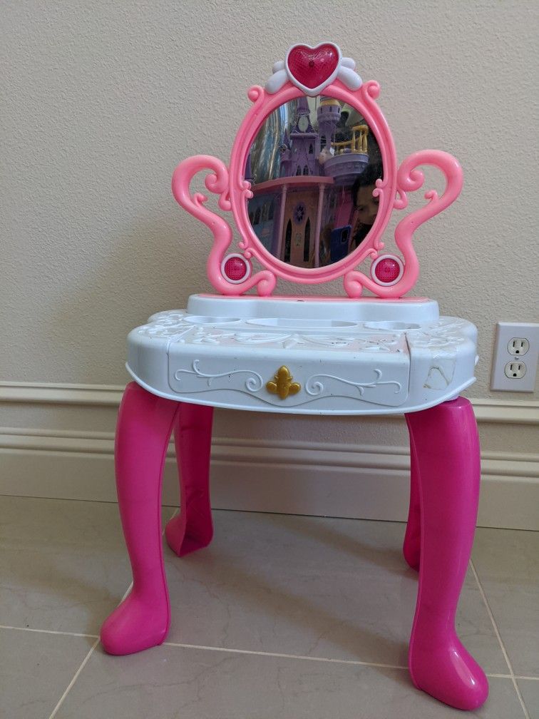 Toy 