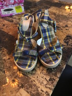 Liz Claiborne wedged 3.25 inch heel plaid sandal