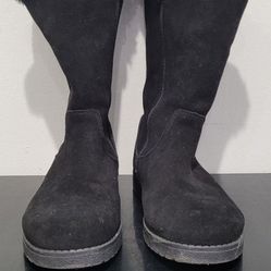 Black suede fluffy boots woman size 6W