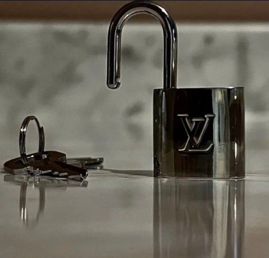 *RARE!* Authentic LOUIS VUITTON SILVER LOCK #318 • Vintage from the 1990s