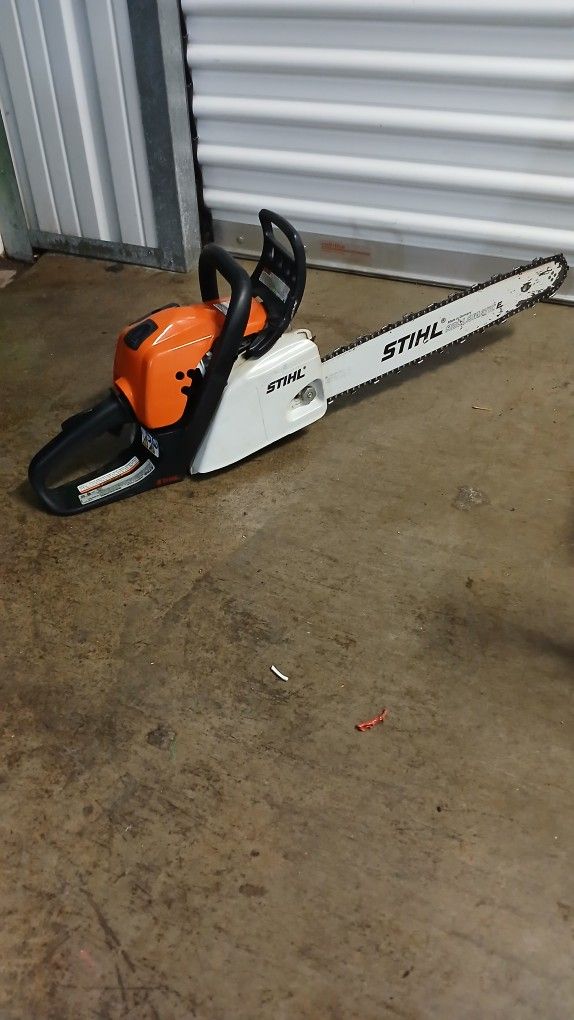 Stihl MS 211 Chainsaw
