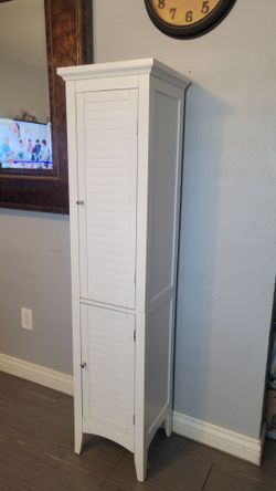 NICE SMALL WHITE CABINET/ SHELF