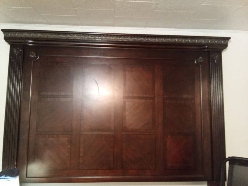 King Size Hand Carved Footboard And Headboard