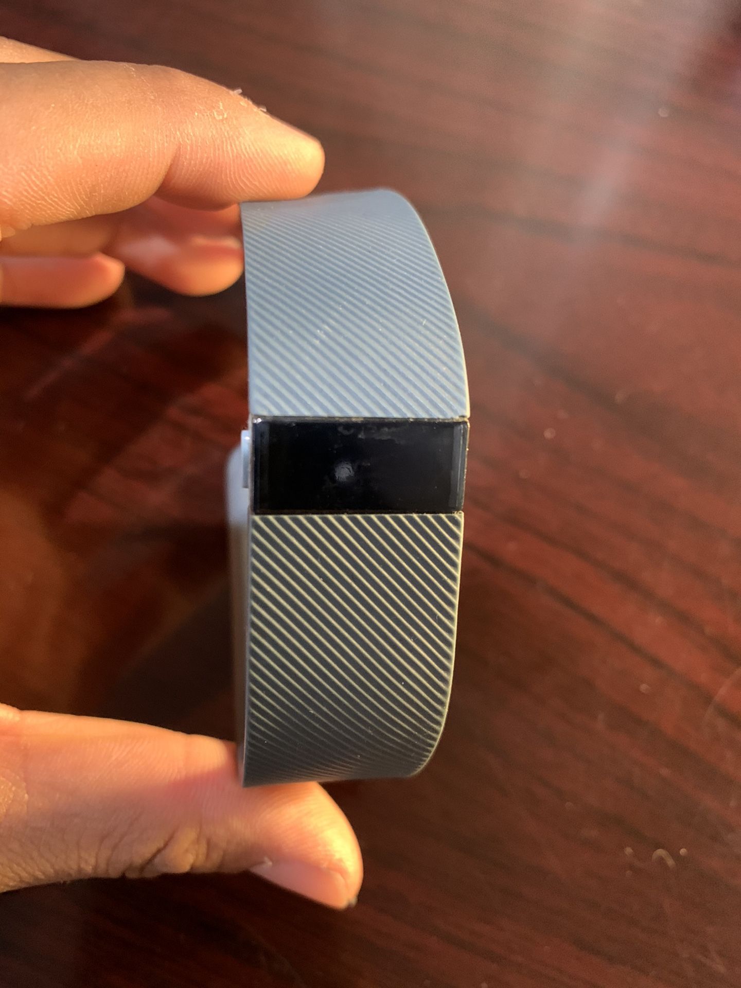 Fitbit: charge HR (no charger)