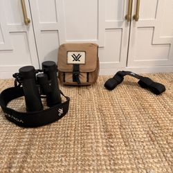 Vortex Crossfire HD 10x42 Binoculars w/ Case Harness Strap