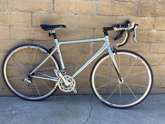 GIANT TCR ROAD BIKE ALUXX, 6000 series!