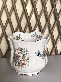 AYNSLEY - PEMBROKE Maid in England Fine Bone China